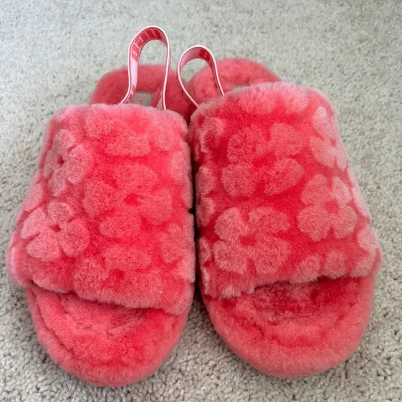 Ugg Pink Slippers, size 10 - Picture 1 of 4